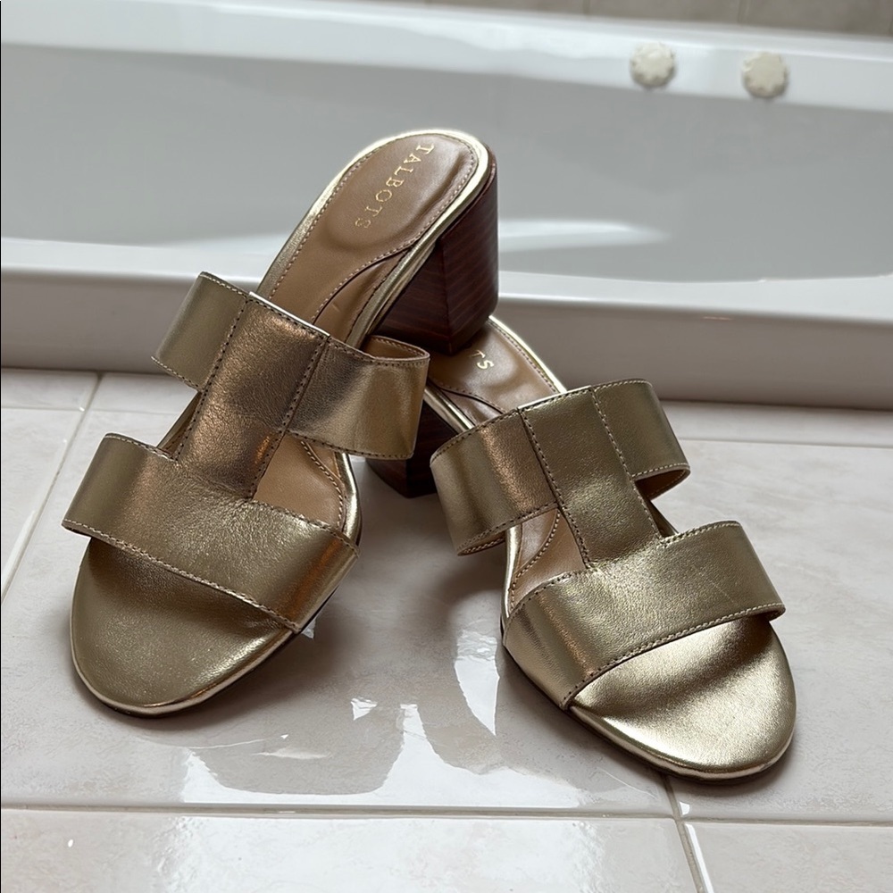 Talbots Gold Women's Sandals with Chunky Wooden Heel. Size 8 NWOT